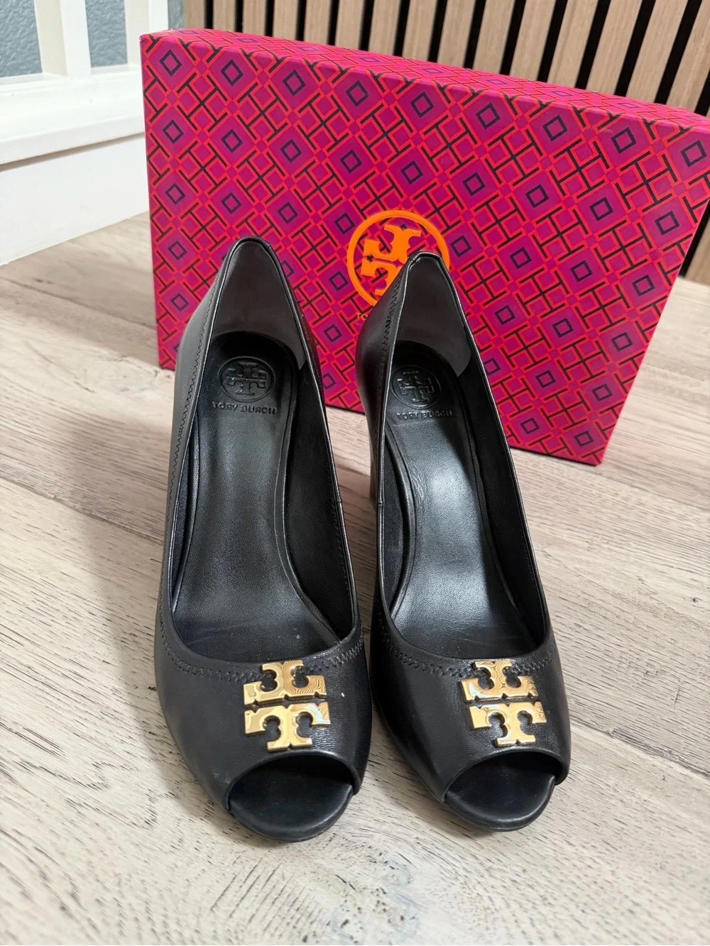 Tory Burch Laura 85 mm Black Open Toe Heels with Gold Logo 6.5